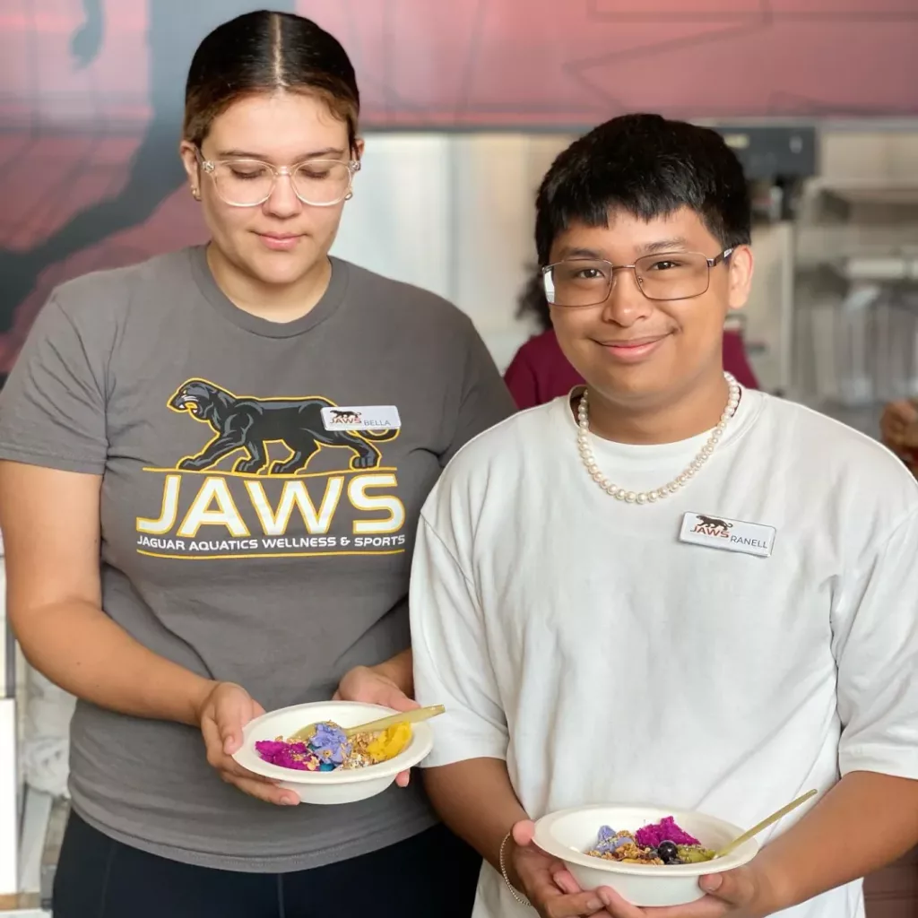 Student Staff Servers at Southwestern College Food Services Student Staff Servers at Southwestern College Food Services